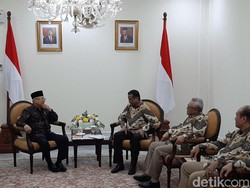 Bertemu Maruf Amin, #SaveTheirUmra Lapor Umrahkan Korban First Travel