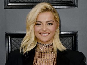 Duh! Penyanyi Bebe Rexha Kena Ujaran Kebencian dan Rasis Saat Terbang Duh! Penyanyi Bebe Rexha Kena Ujaran Kebencian dan Rasis Saat Terbang