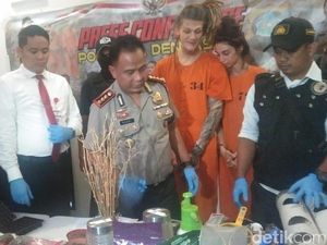 Polisi Tangkap Bule Rusia Chernov-Mishel Penanam Ganja di Kontrakan Bali