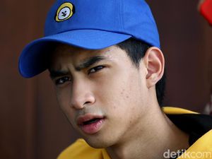 Devano Danendra Tak Mau Satu Kamera dengan Iis Dahlia, Ini Alasannya