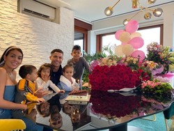 Sebut Ronaldo Suami, Georgina Sudah Menikah?