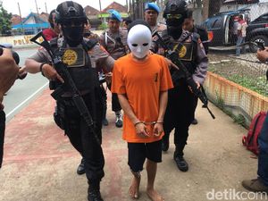 Muncikari yang Jajakan Janda Muda di Vila Wisata Mojokerto Diringkus Muncikari yang Jajakan Janda Muda di Vila Wisata Mojokerto Diringkus