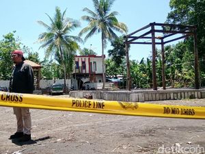 Keraton Agung Sejagat Purworejo Masih Dijaga Polisi 24 Jam karena... Keraton Agung Sejagat Purworejo Masih Dijaga Polisi 24 Jam karena...