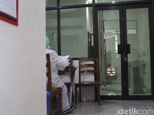 Meski Negatif Virus Corona, TKW di RSUD Sidoarjo Tetap Dirawat di Ruang Isolasi Meski Negatif Virus Corona, TKW di RSUD Sidoarjo Tetap Dirawat di Ruang Isolasi