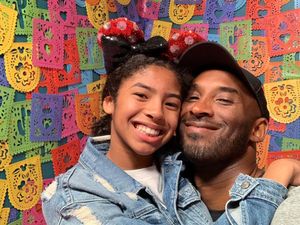Hiks... Istri Mendiang Kobe Bryant Ungkap Kerinduan pada Sang Putri Hiks... Istri Mendiang Kobe Bryant Ungkap Kerinduan pada Sang Putri