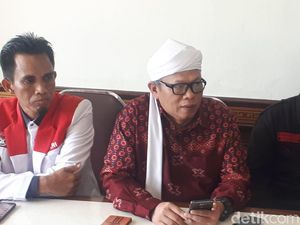 FUI Bikin Sayembara, Akan Umrahkan Orang yang Temukan Harun Masiku FUI Bikin Sayembara, Akan Umrahkan Orang yang Temukan Harun Masiku