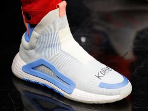 Sneakers Spesial untuk Kobe Bryant Sneakers Spesial untuk Kobe Bryant