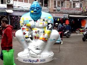 Monster Yeti Kok Kayak Pesumo? Monster Yeti Kok Kayak Pesumo?