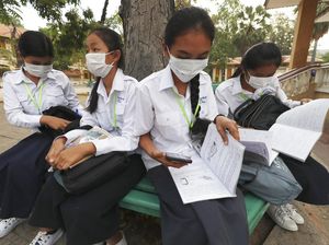 Cegah Virus Corona, Siswa Sekolah di Kamboja Pakai Masker