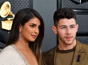 Kamu Nggak Sendiri, Nick Jonas Juga Bicara Pada Anjingnya Selama Swakarantina