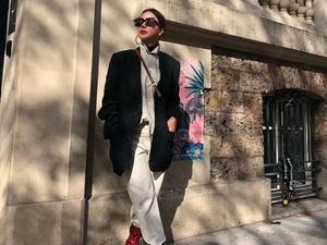 Pamer Foto Bikini, Penampilan Artis 50 Tahun Bikin Penggemar Takjub