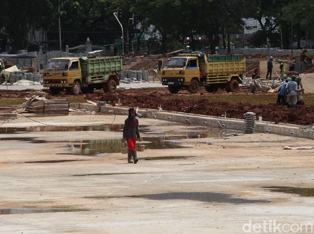 Belum Diberi Tahu, Kontraktor Siagakan Pekerja Revitalisasi Monas Belum Diberi Tahu, Kontraktor Siagakan Pekerja Revitalisasi Monas