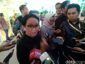 Kemlu Fokus Pasok Logistik ke WNI di Wuhan: Stok Makanan Menipis