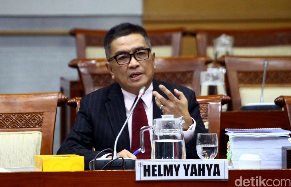Eks Dirut TVRI Helmy Yahya penuhi panggilan Komisi I DPR untuk hadiri rapat dengar pendapat umum (RDPU). Rapat itu terkait pemecatan dirinya oleh Dewas TVRI.
