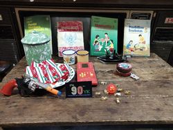 Jual Kenangan, Pria Ini Raup Cuan dari Mainan dan Jajajan 1990-an