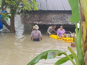 Polri Minta Kapolres dan Kapolsek Turun Langsung di Daerah Dilanda Banjir