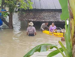 Polri Minta Kapolres dan Kapolsek Turun Langsung di Daerah Dilanda Banjir