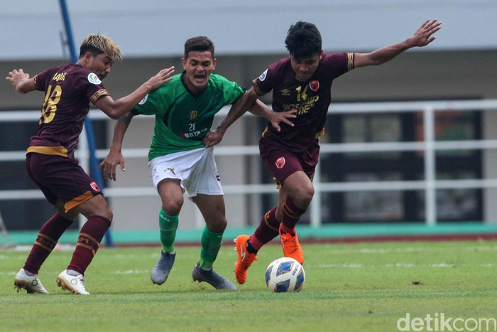 PSM Makassar berhasil kalahkan Lalenok United di playoff AFC Cup 2020. Meski bermain dengan 9 pemain, PSM Makassar justru menang 3-1.