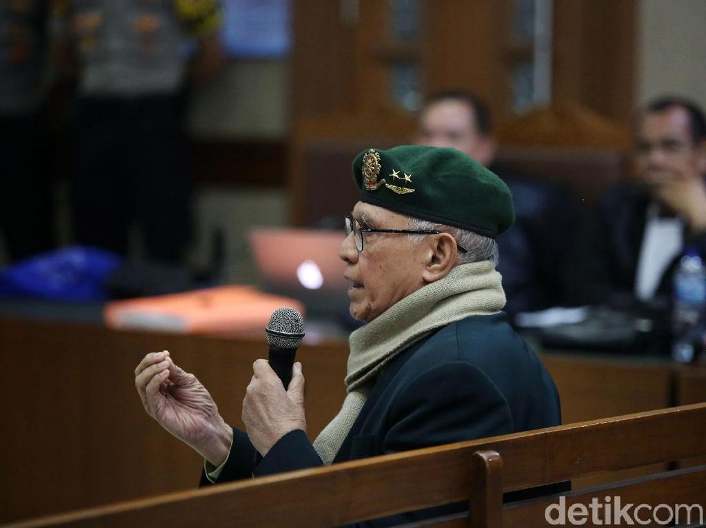 Gugat ke MK, Kivlan Zen Minta Pasal Penyelundupan Senjata Api Dihapus Gugat ke MK, Kivlan Zen Minta Pasal Penyelundupan Senjata Api Dihapus