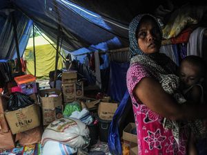 Korban Banjir-Longsor Lebak Masih Bertahan di Pengungsian Korban Banjir-Longsor Lebak Masih Bertahan di Pengungsian