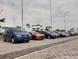 Komunitas Peugeot Touring Suramadu