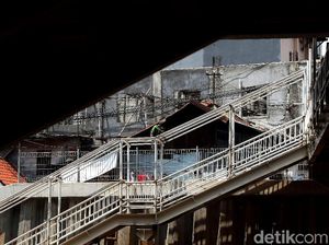 Hore! JPO Halte Cipinang Kebon Nanas Diperbaiki