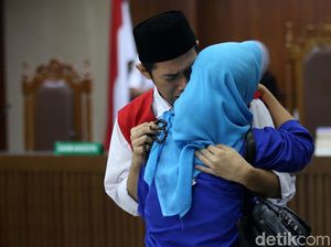 Ibunda Senang Lutfi Bakal Bebas: Saya Ingin Kumpul Keluarga Lagi Ibunda Senang Lutfi Bakal Bebas: Saya Ingin Kumpul Keluarga Lagi