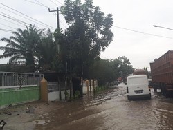 Jalan Lintas Sumatera Tanjung Morawa-Medan Tergenang Air, Lalin Tersendat