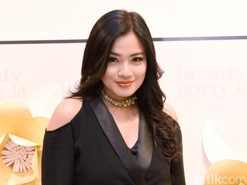 Tips Titi Kamal untuk yang Kehilangan Pekerjaan Imbas COVID-19 Tips Titi Kamal untuk yang Kehilangan Pekerjaan Imbas COVID-19
