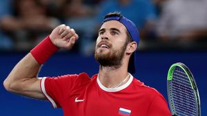 Disebut Mirip Liam Hemsworth, Atlet Rusia Bikin Salfok di Australian Open