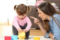 Ingin Mendidik Anak agar Kuat Mental? Stop Lakukan 5 Hal Ini