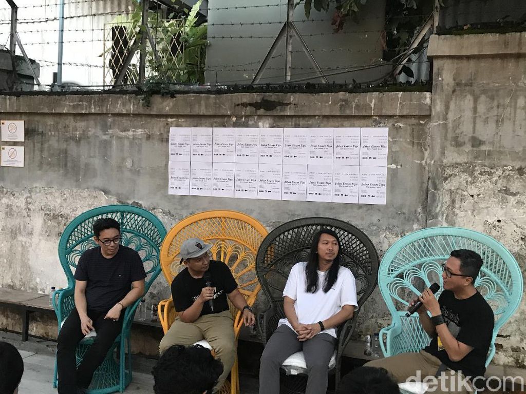 Efek Rumah Kaca Ajak Nostalgia Masa Kecil di Jalan Enam Tiga Efek Rumah Kaca Ajak Nostalgia Masa Kecil di Jalan Enam Tiga
