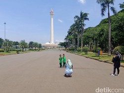 Mau Jalan-jalan Lihat Monas yang Lagi Gundul? Bisa, tapi...