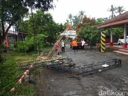 Angin Kencang Rusak 9 Rumah dan Patahkan Tower Dispendukcapil Blitar