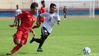 Pasalnya pertandingan itu dilakukan pagi hari dengan terik matahari. Yang paling penting untuk mengetahui sampai dimana fisik para pemain.