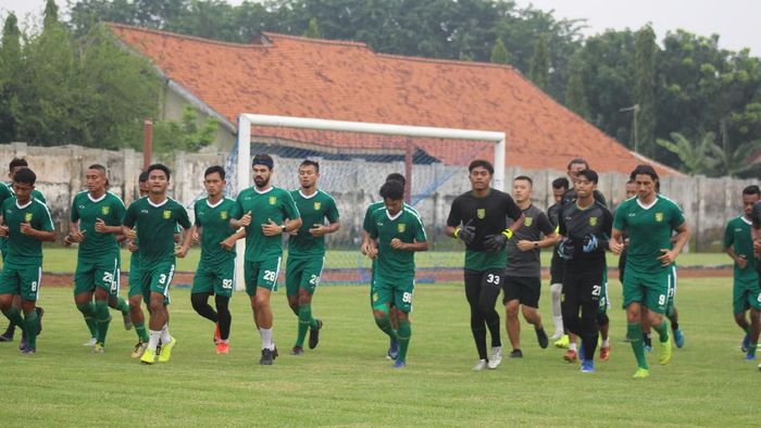 Latihan Persebaya Surabaya Latihan Persebaya Surabaya
