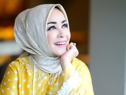 Chintami Atmanagara Polisikan Balik Deanni Ivanda