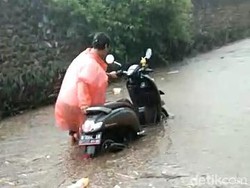 Kawasan Wisata Songgoriti Batu Diterjang Banjir Lumpur