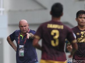 Wiljan Pluim Diganjar Kartu Merah, Bojan Hodak Semprot Wasit Wiljan Pluim Diganjar Kartu Merah, Bojan Hodak Semprot Wasit