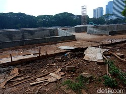 Melihat Monas yang Gundul, yang Lagi Bermasalah