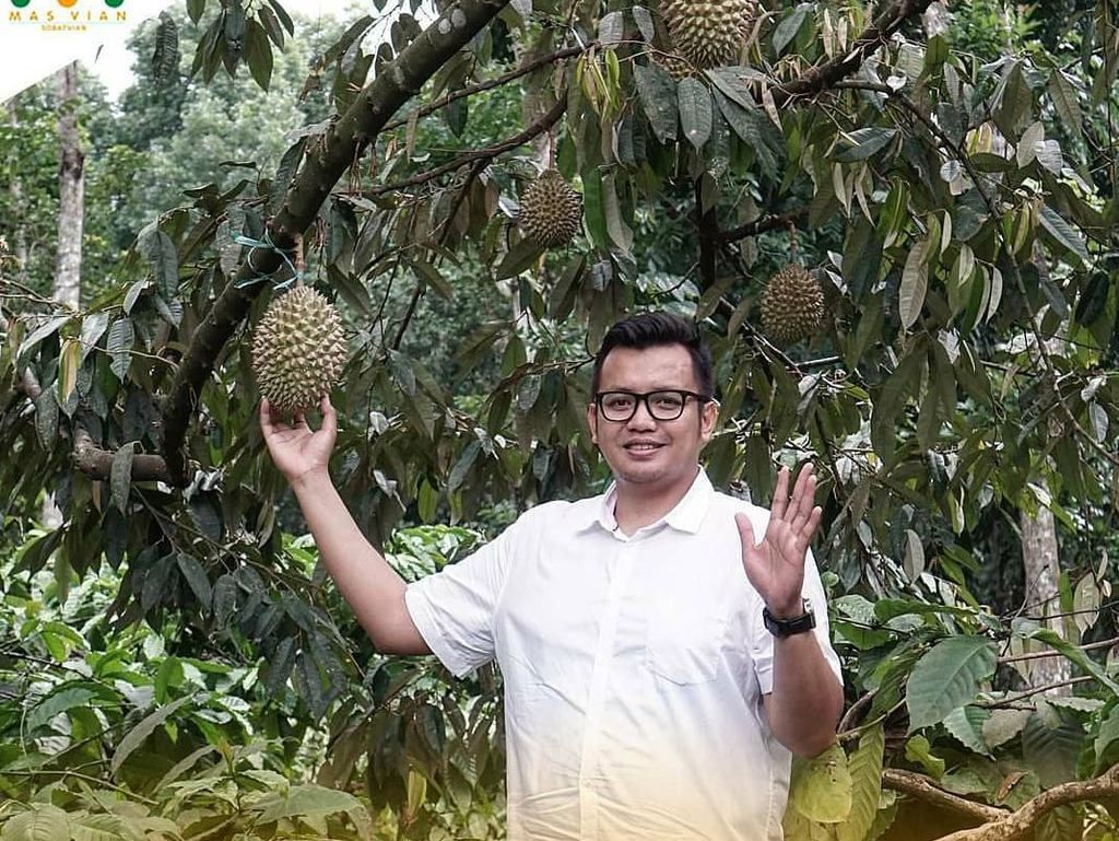 Kulineran Santuy Dwi Arya Nugraha, Pengusaha Muda yang Pilih Jadi Cawabup Jember Kulineran Santuy Dwi Arya Nugraha, Pengusaha Muda yang Pilih Jadi Cawabup Jember