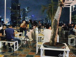 Langit Seduh : Sensasi Bersantap Romantis di Kafe Beratap Langit
