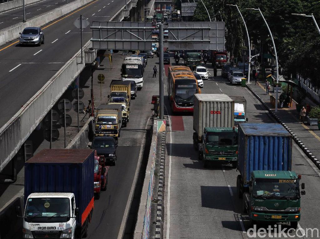 Lagi! Larangan Truk Obesitas Kembali Ditunda Lagi! Larangan Truk Obesitas Kembali Ditunda