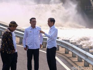 Bareng Ridwan Kamil, Jokowi Tinjau Terowongan Anti-banjir di Bandung Bareng Ridwan Kamil, Jokowi Tinjau Terowongan Anti-banjir di Bandung