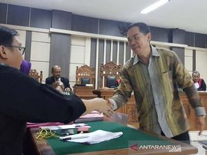 Eks Kasi Pidsus Kejari Semarang Disebut Terima USD 10 Ribu dari Pengacara Eks Kasi Pidsus Kejari Semarang Disebut Terima USD 10 Ribu dari Pengacara