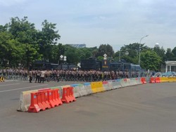 2.200 Personel Polisi Kawal Demo Buruh Tolak Omnibus Law di Depan Istana