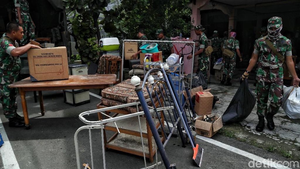 Keluarga Veteran Terpaksa Kosongkan Rumah Dinas di Kemayoran Keluarga Veteran Terpaksa Kosongkan Rumah Dinas di Kemayoran