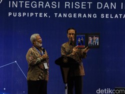 Cerita Profesor ITB Dapat Bantuan Riset Rp 1 Juta hingga 5 Kali Kejar Jokowi