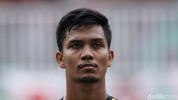 Miswar Saputra adalah pemain sepakbola profesional Indonesia. Dia berposisi sebagai penjaga gawang.