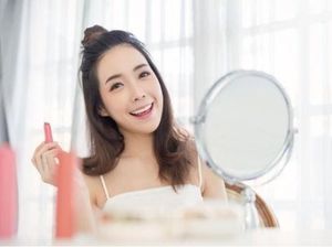 Ini Cara Buat Makeup Glowing Pakai Pixy Make It Glow Ini Cara Buat Makeup Glowing Pakai Pixy Make It Glow